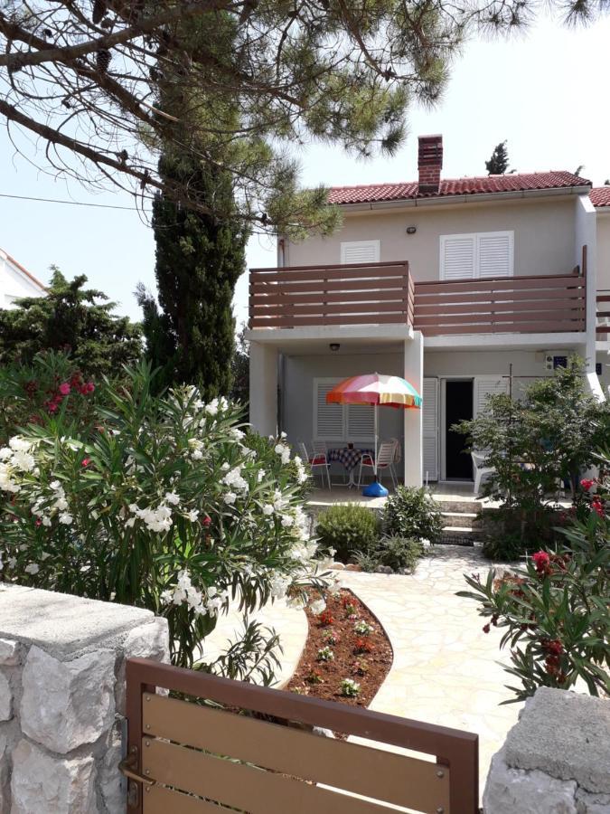 Holiday Home Novalja Exterior foto